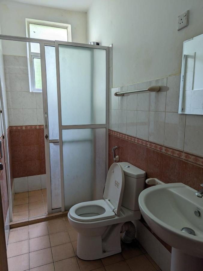 Shiranthi Guest House Rajagiriya Esterno foto
