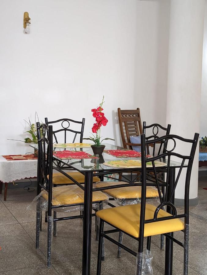 Shiranthi Guest House Rajagiriya Esterno foto